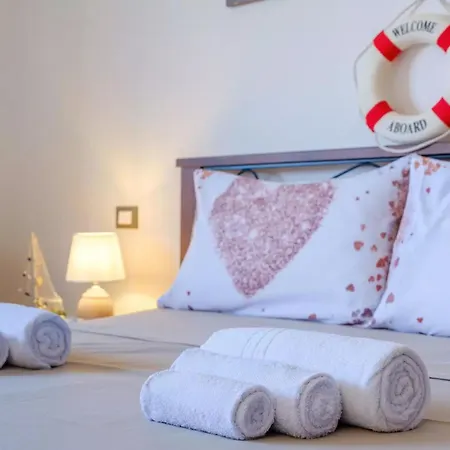Emerald Sleeps 12 With Sea View * Porto Cesareo