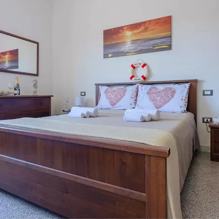 Emerald Sleeps 12 With Sea View