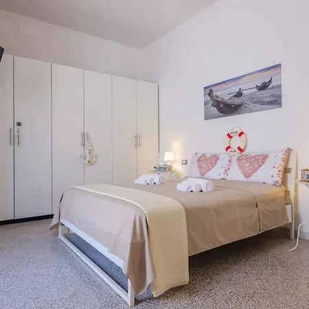 Emerald Sleeps 12 With Sea View Holiday home *